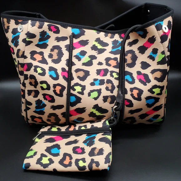SOLD🐆 Neoprene Large Tote Bag with Pouch - Picture 1 of 8